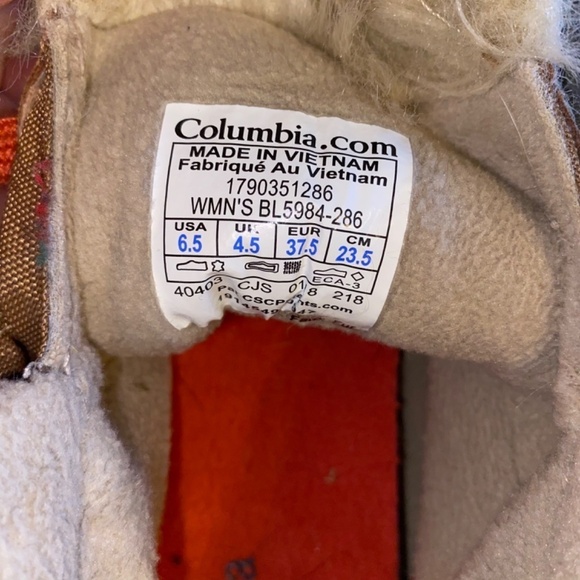 Ladies size 6.5 Columbia lined booties - Picture 3 of 8